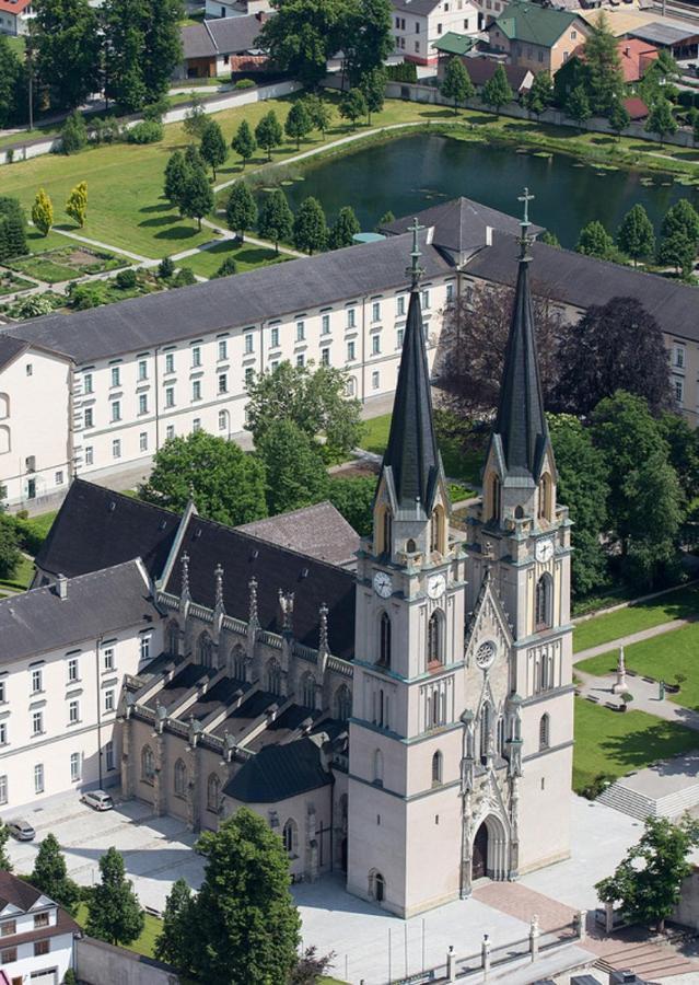 Hotel Die Traube Адмонт Екстер'єр фото